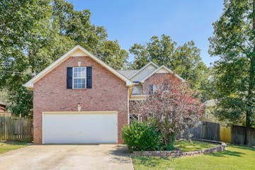 2024 Summit Ln La Vergne, TN 37086